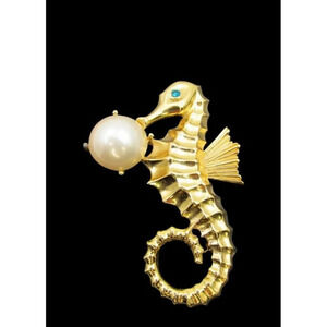 TRIFARI Seahorse Brooch W/Bubble & Green Rhinestone Eye Brooch ESTATE FIND
